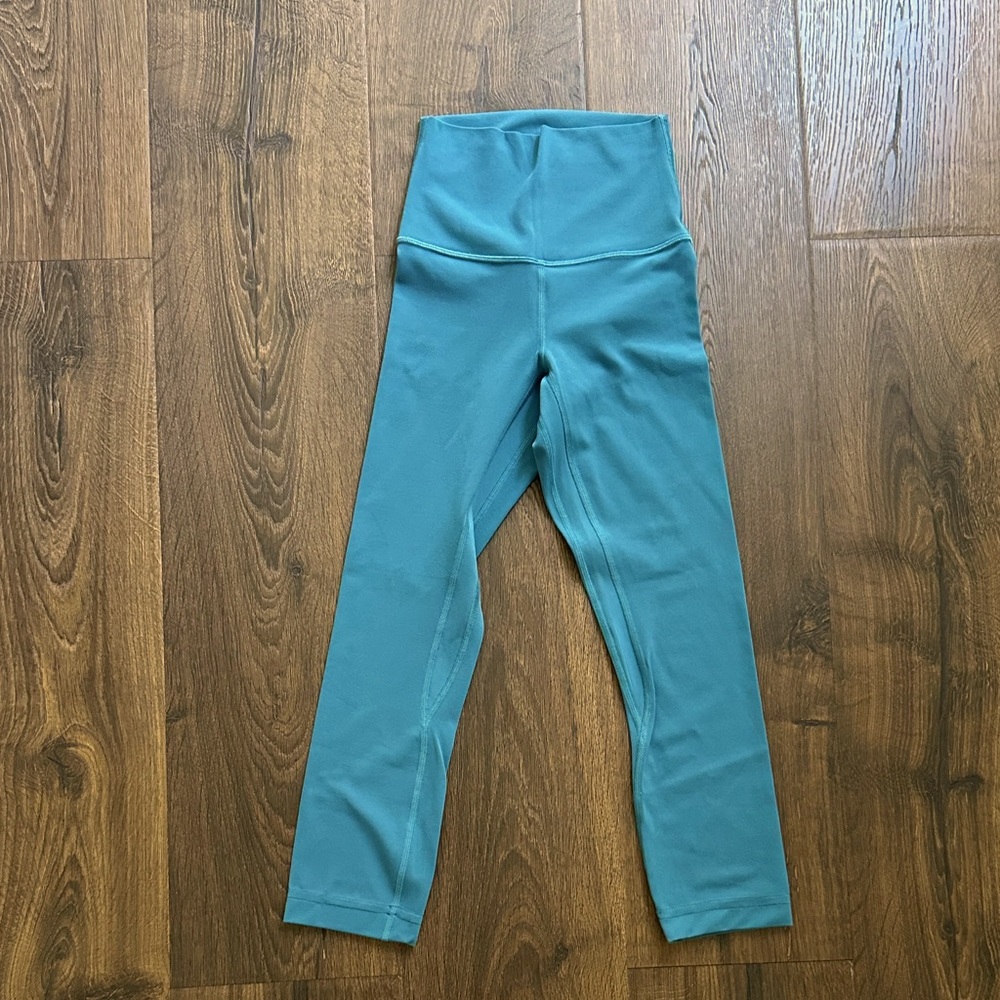 Lululemon align jaded blue. Cropped Leggings size 0 or XXS-XS. 25.06.08EB